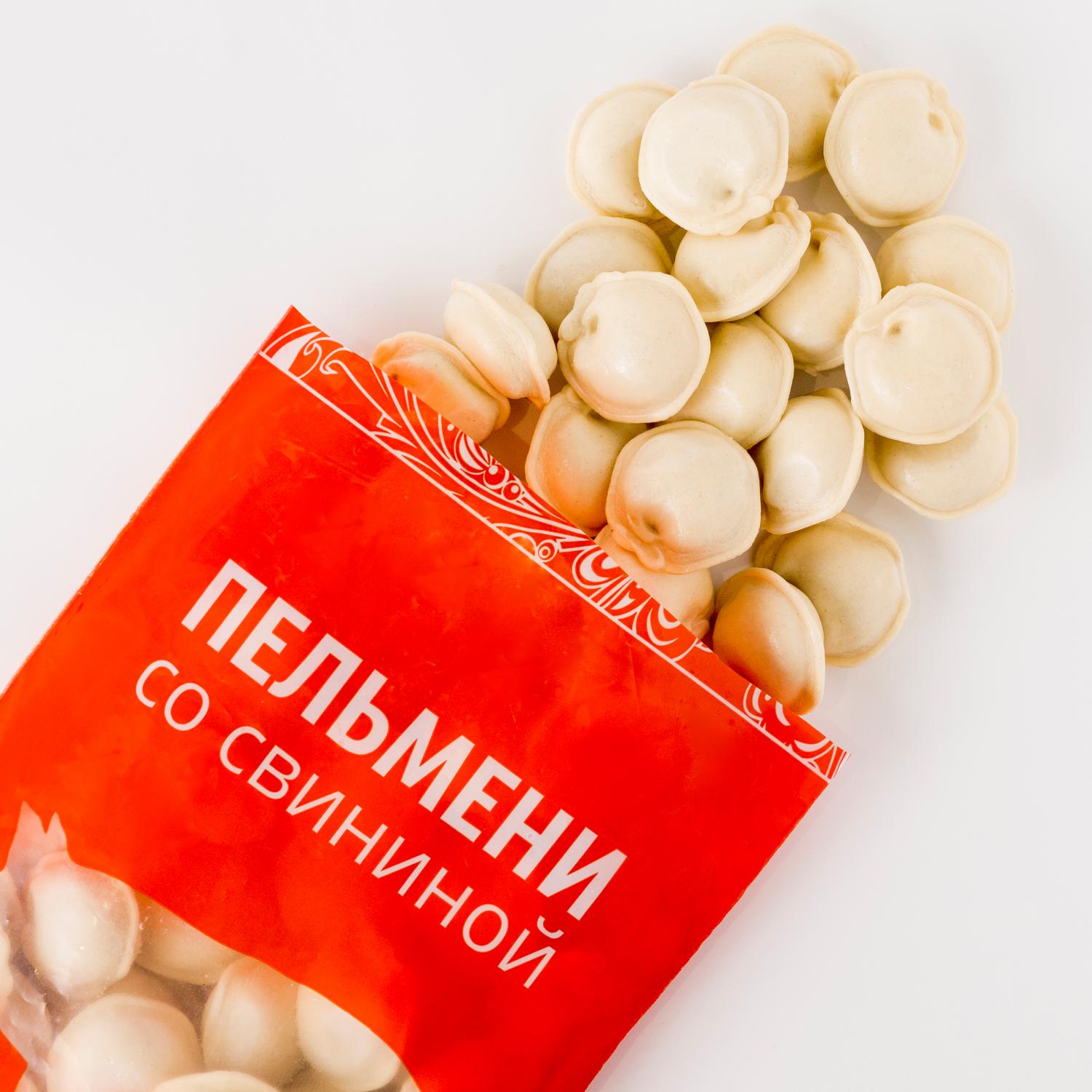 Pelmeni (coltunasi) cu porc 