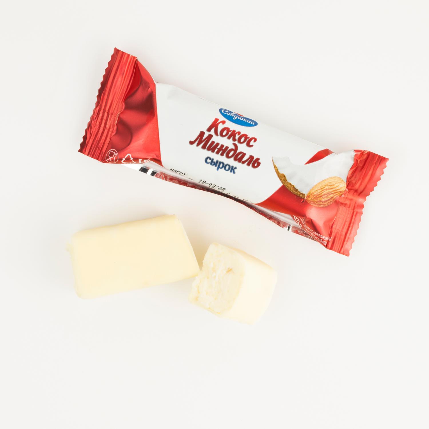 Batonas cu branzica cocos si migdale 