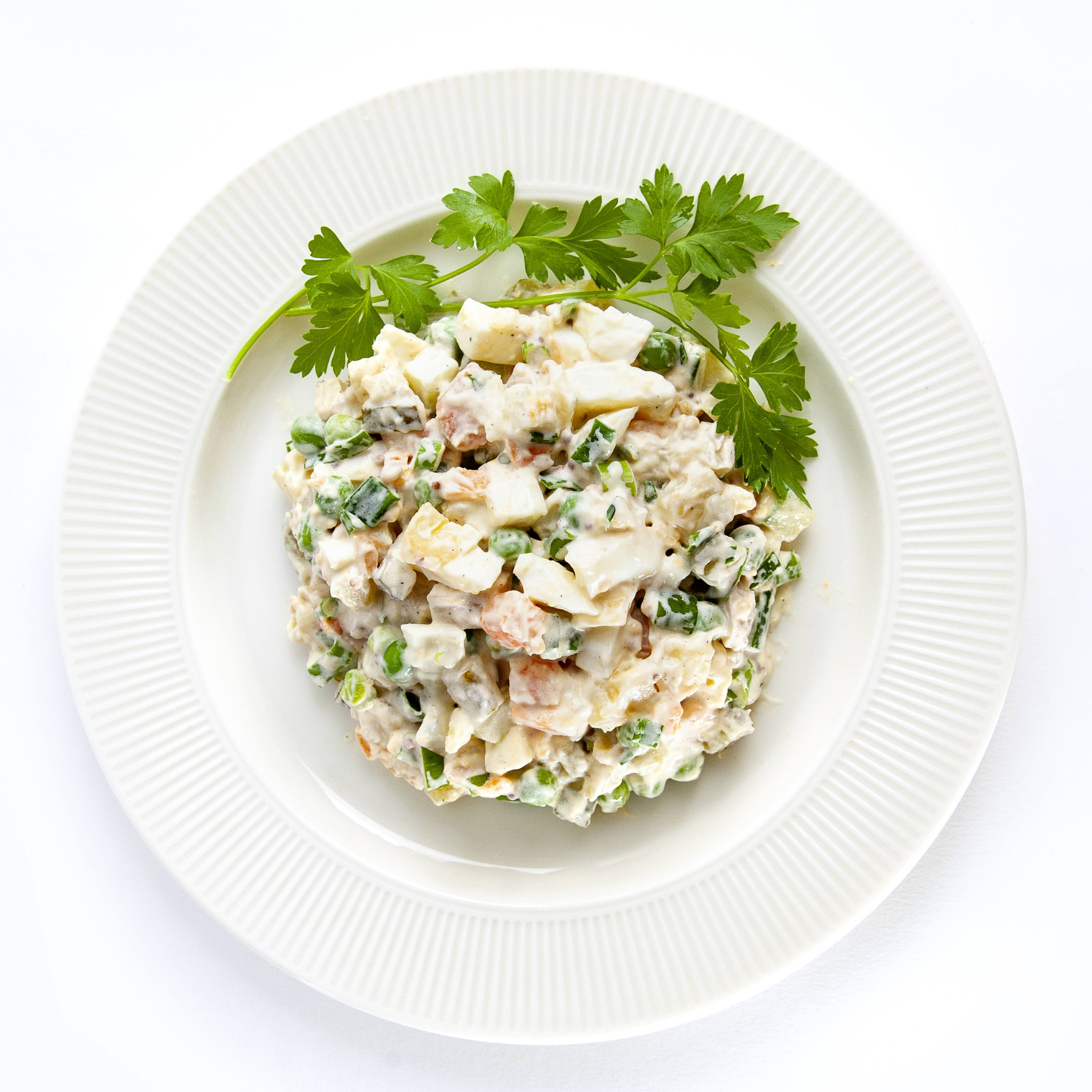 SALATA OLIVIE CU PUI [300gr] /kg